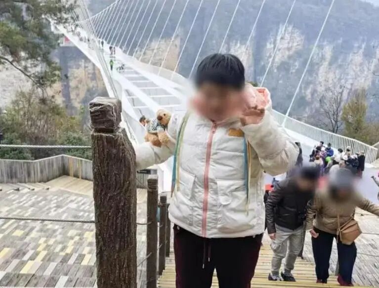 湖南15岁残障女孩殒命穿村铁轨，家属起诉广州铁路案件开庭