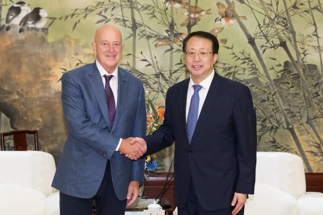 龚正会见美国亿滋国际董事会主席兼首席执行官冯朴德