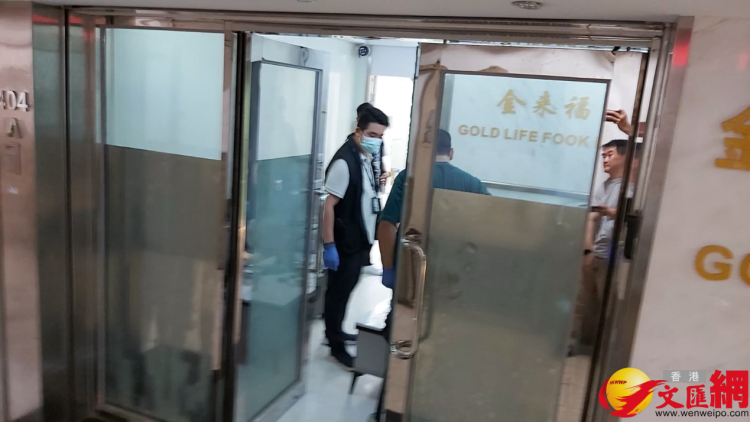 港媒：10名男子抢走65公斤黄金，警方已拘捕7人