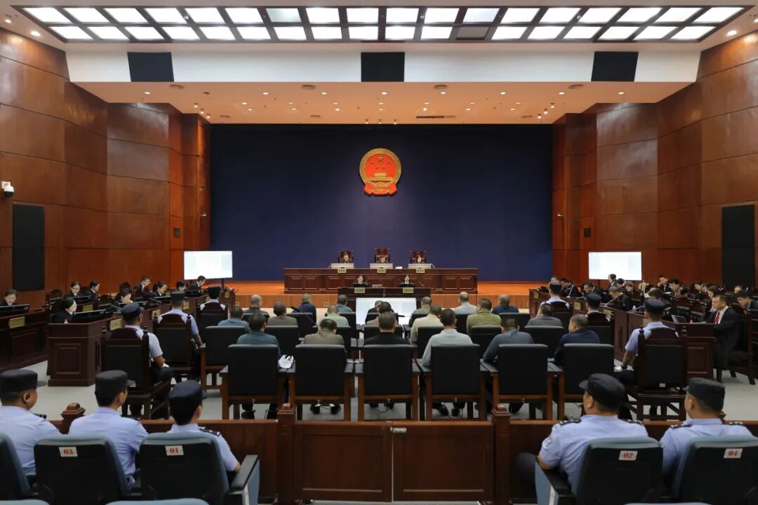 白家犯罪集团主案一审开庭