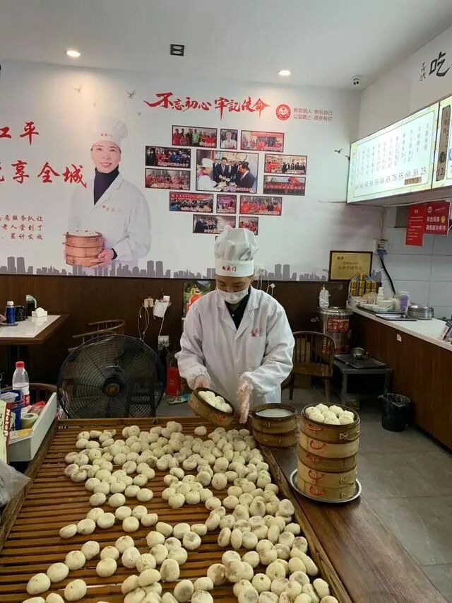 光明网评论员：个体户入围表彰对象，也是一种示范