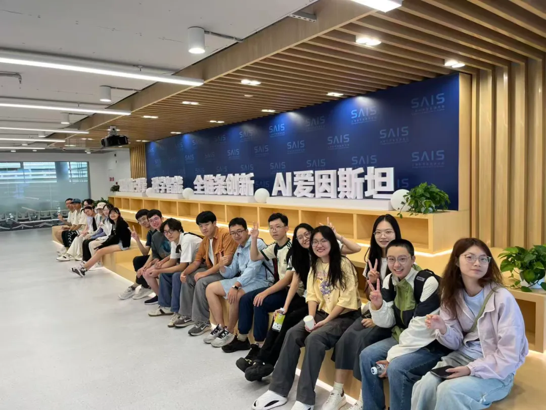 复旦历史学科走过百年，大历史学科群如何拥抱新科技？