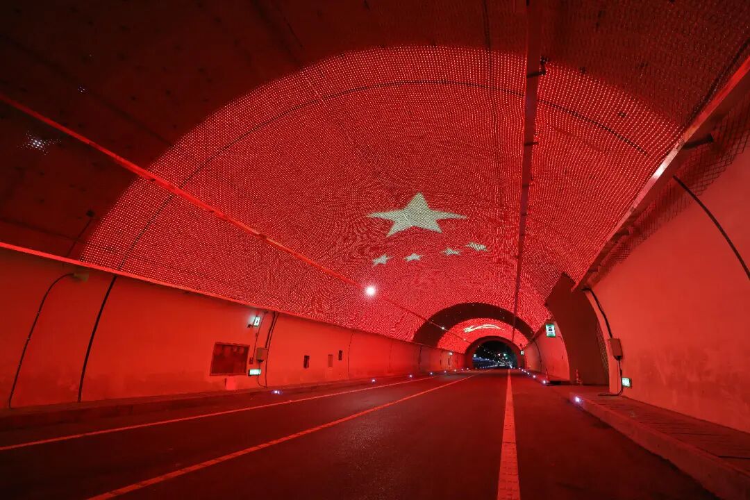 国道351线夹金山隧道建成：翻越夹金山仅10分钟，十一试运行