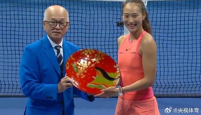郑钦文因肘部受伤退出WTA500东京站