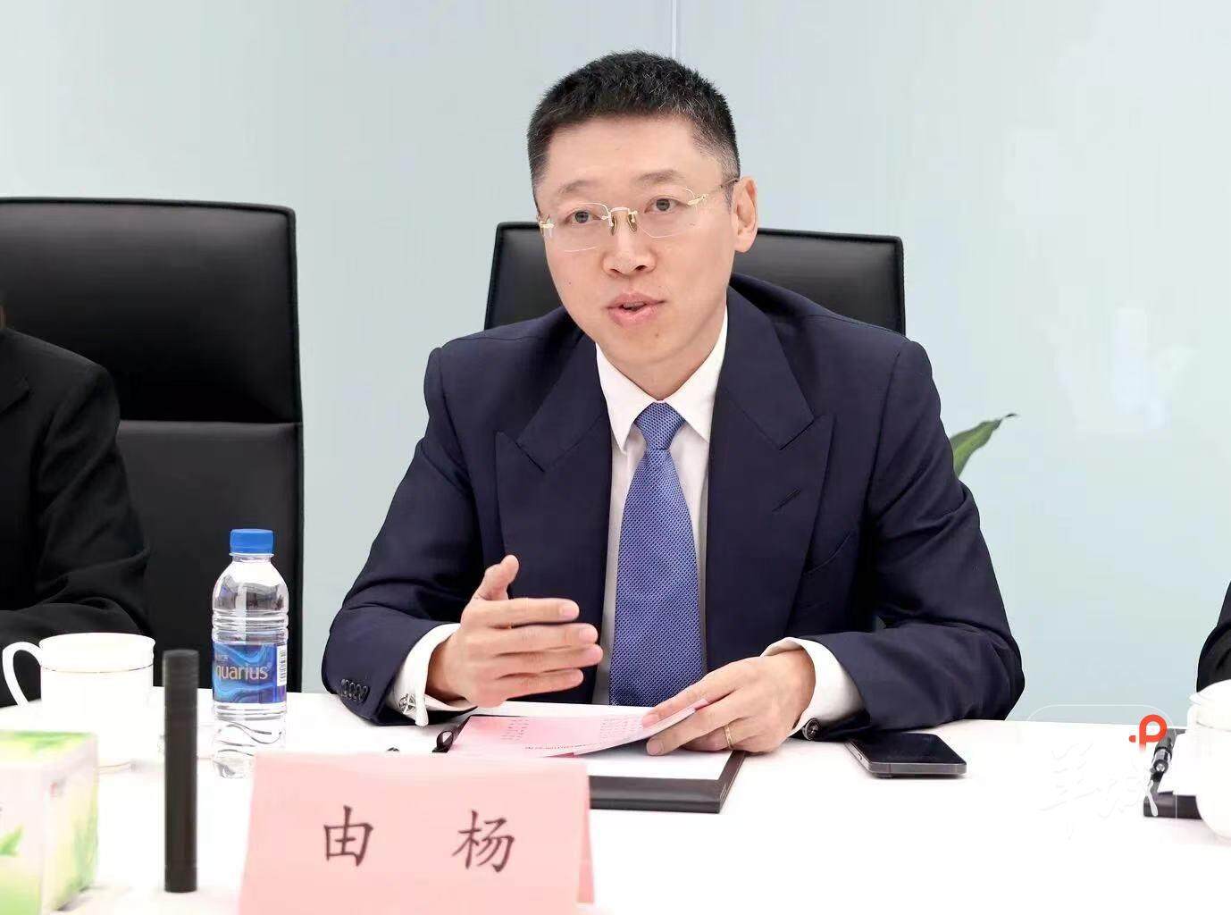 属狗人 2025 年每月人际运势:在线测算八字www.jixiangqiming.vip：-沪帅南渡，由杨掌舵珠海1600亿科技产业航母​
