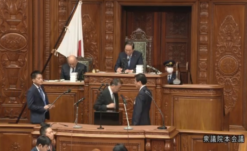 日久生情的姻缘:带 “梦瑶” 的名字-日本国会众议院首相指名选举投票开始