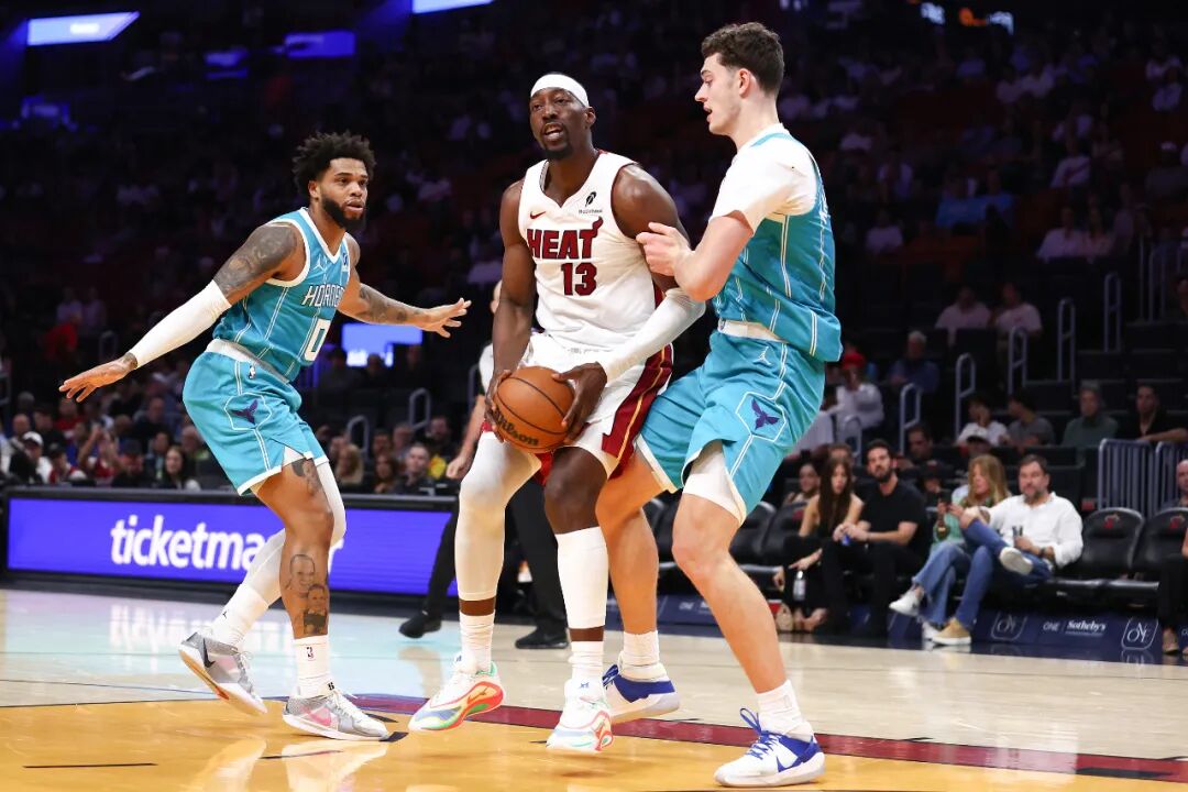 NBA里程碑之日:巴特勒16000分,马克西四场150分