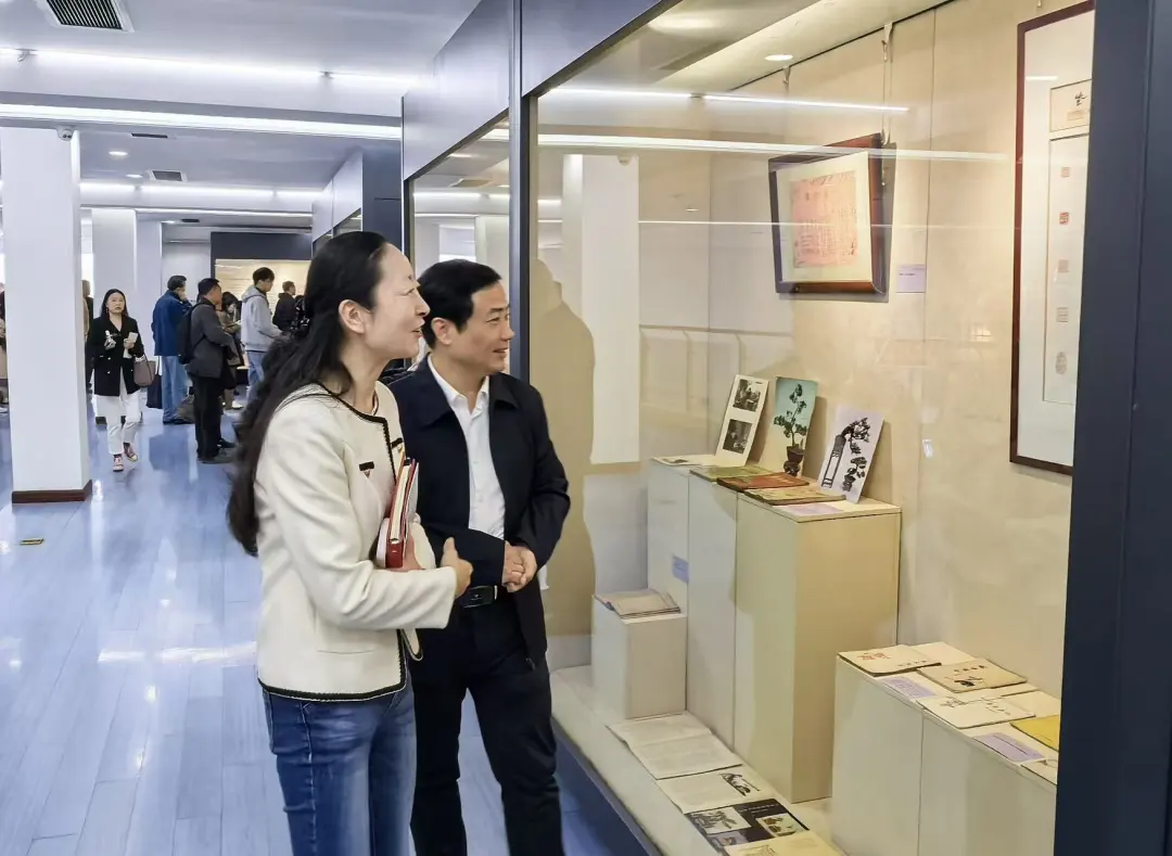 130岁的周瘦鹃郑逸梅陶冷月“携手回乡”