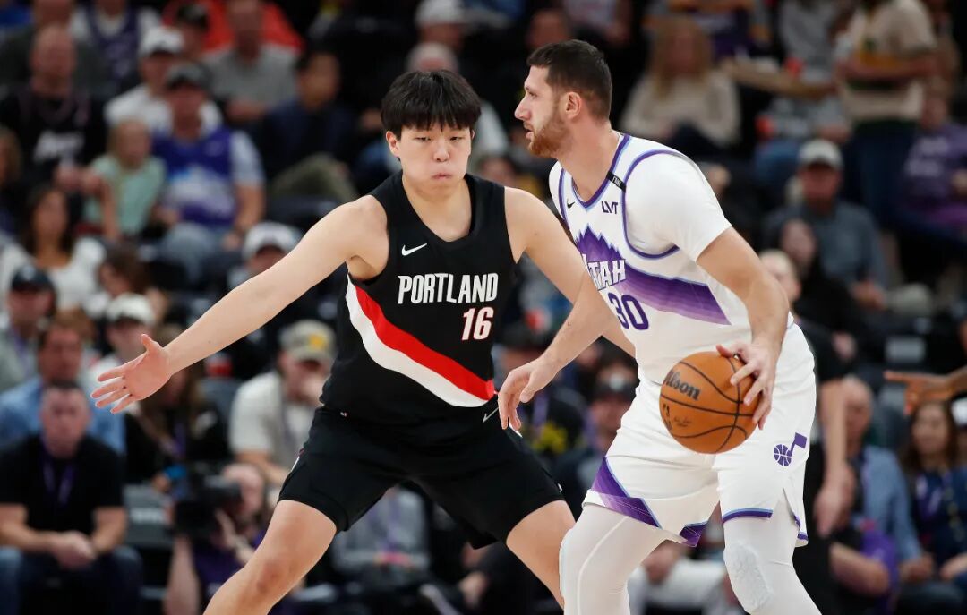 NBA | 约基奇70次三节三双历史第一,杨瀚森单场2分