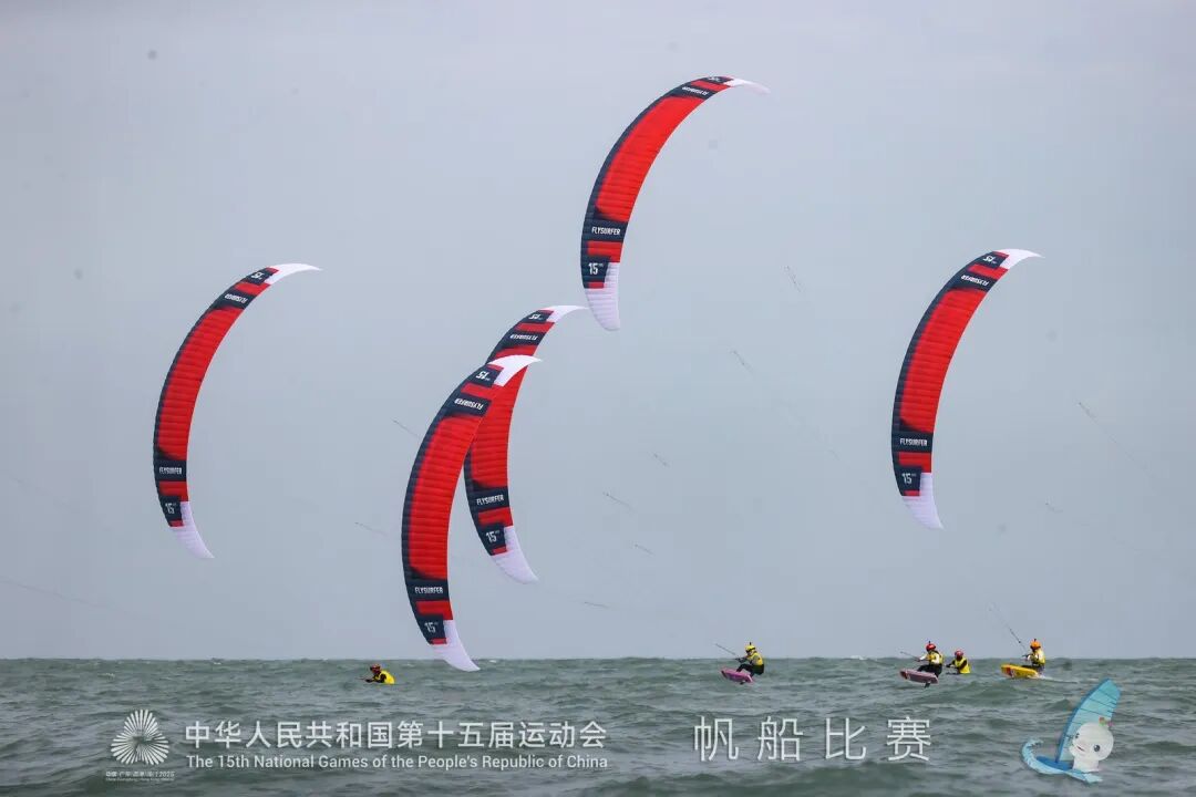 上海运动员李婉获十五运会帆船女子水翼风筝板级冠军！