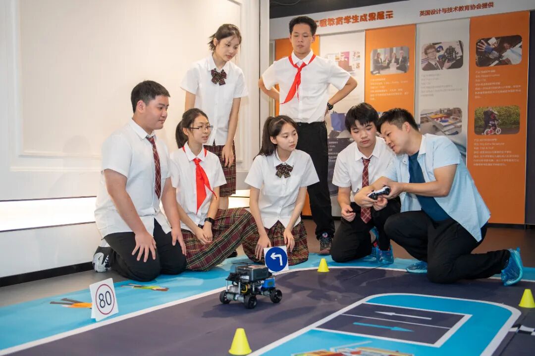 上海市向东中学:一路向东,最美遇见