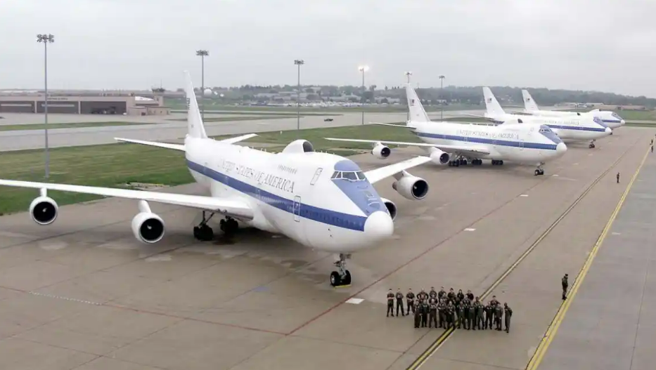 核导弹来袭,总统如何抉择?——影片《炸裂白宫》的核危机叙事与战略忧思