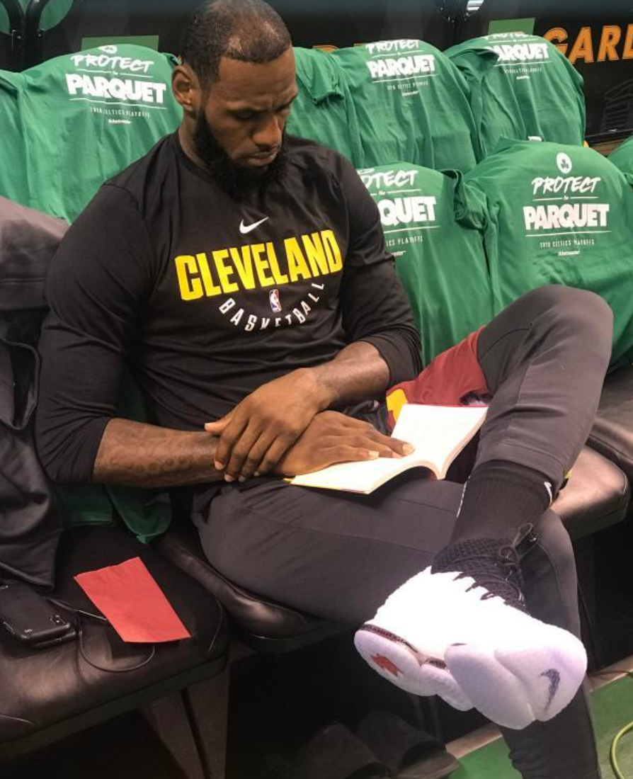 “作家”勒布朗再出新作，全是童书，全是畅销书