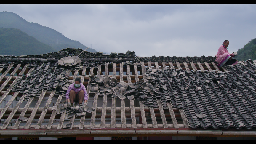 纪录电影《白马姐妹》:跨越24年见证白马藏族时代变迁