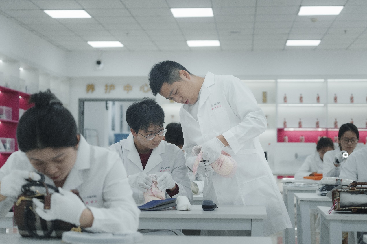 中检鉴定师驻仓全检，电商“双十一”卷向“硬信任”