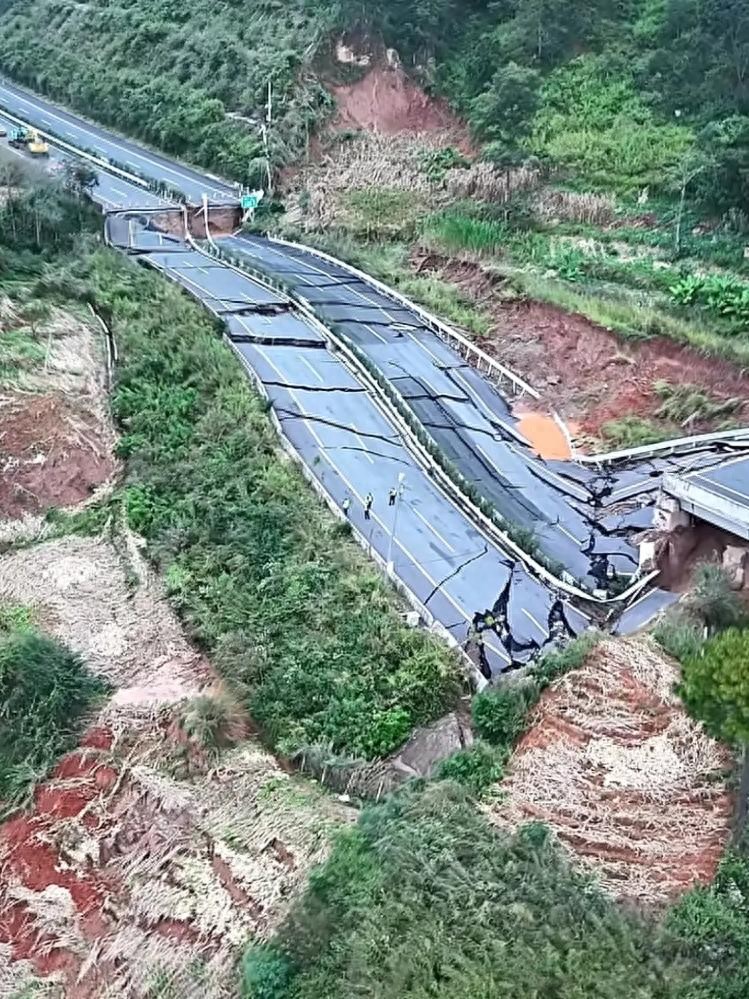 南景高速塌陷沉降，普洱交通局：原因仍在调查，恢复通车时间待定