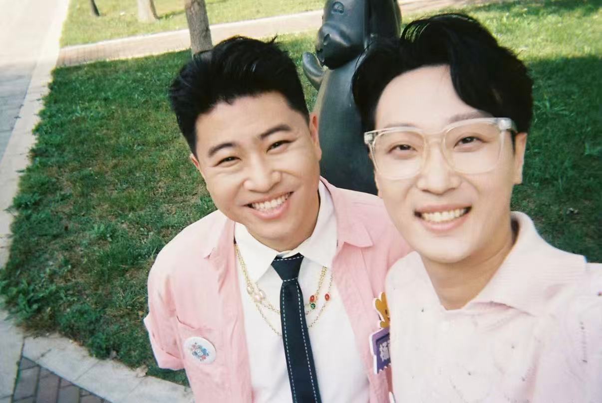 新华社:重百世纪卡回收-专访｜杨雨光和李明磊：“怪人”与“医生”