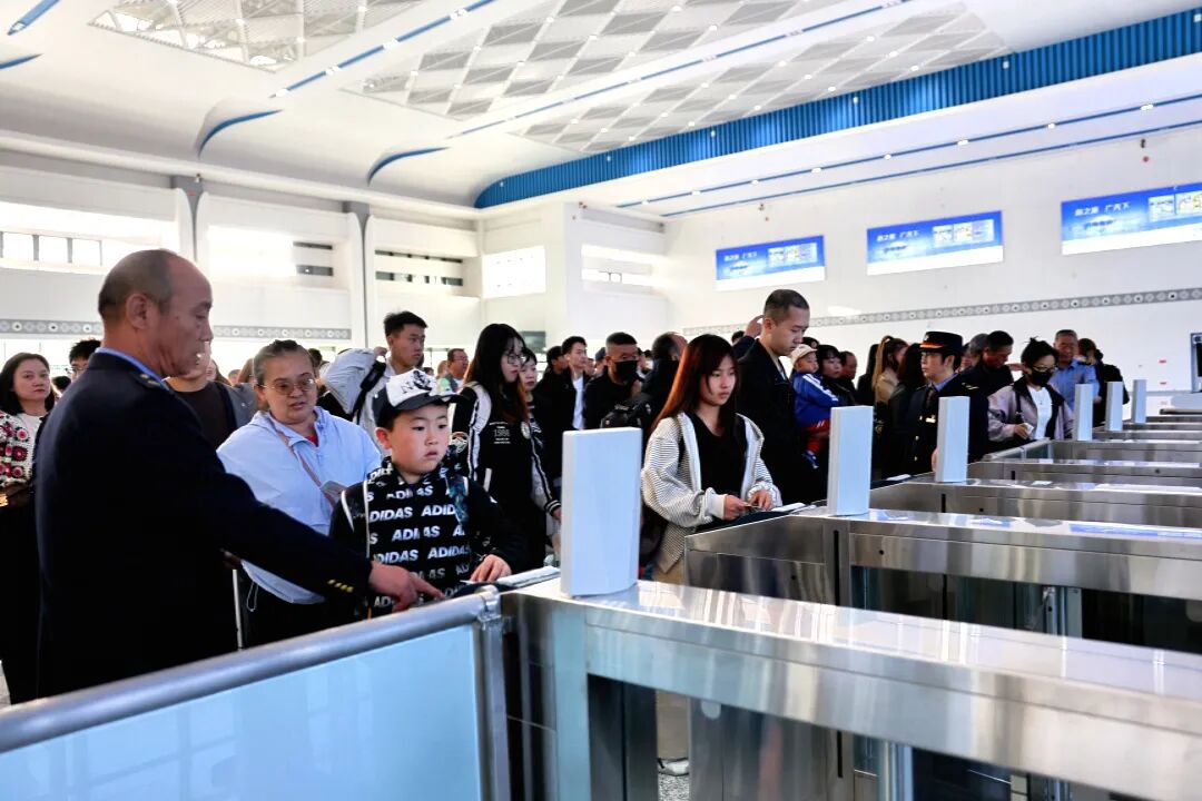 火车票打折力度加大!最低4折,涉及1300余趟动车组列车