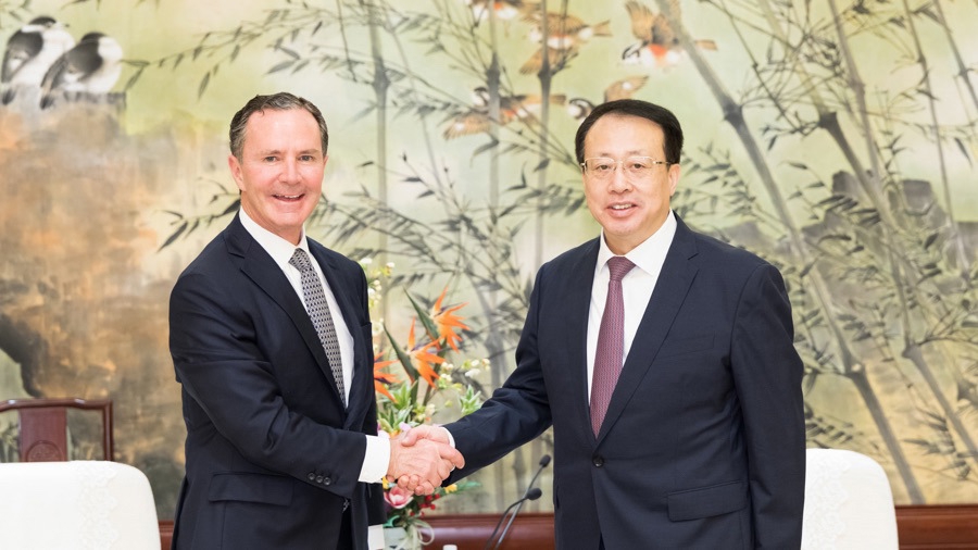 龚正市长会见美国3M公司全球首席执行官,希望公司深度参与“五个中心”建设