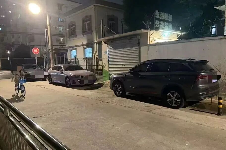 人车混行、出行受阻,“无名道路” 治理难题如何破解?