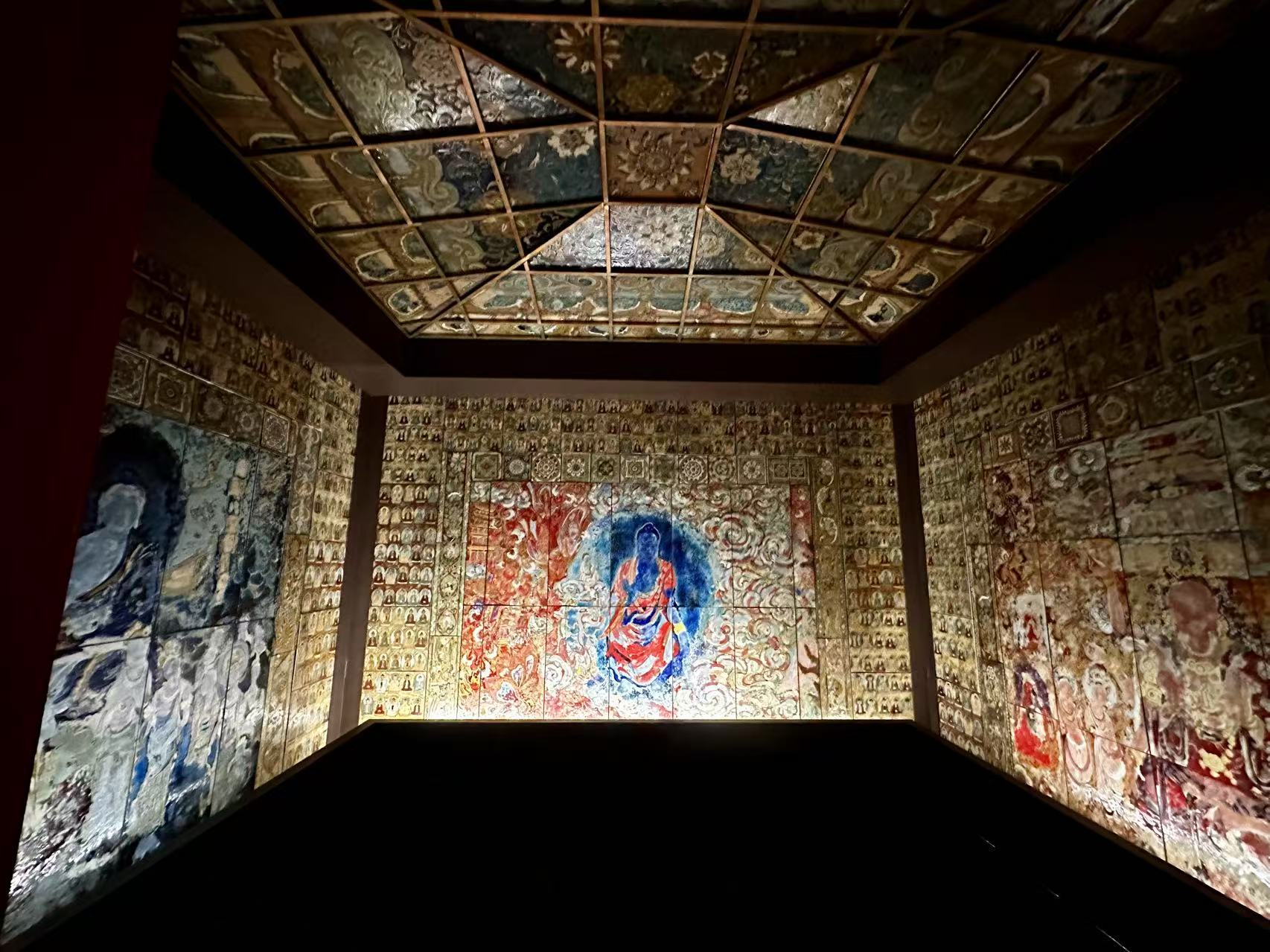 “釉色里的敦煌”特展在南昌启幕:实现历史突破,“四个首次”成为亮点-第3张图片- “釉色里的敦煌”特展在南昌启幕:实现历史突破,“四个首次”成为亮点-第3张图片-