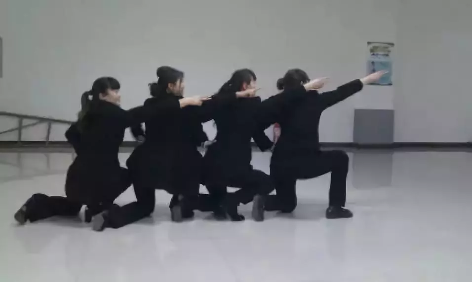 13年前“航母style”火遍全国,如今三航母“舰”指深蓝 5 ad8681c0 d1f7 41b8 a6c1 cd96bf153ee8