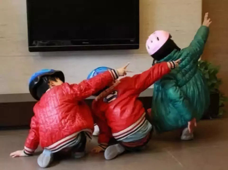 13年前“航母style”火遍全国,如今三航母“舰”指深蓝 4 de97dfbb 6797 4299 800c df1305946cc9