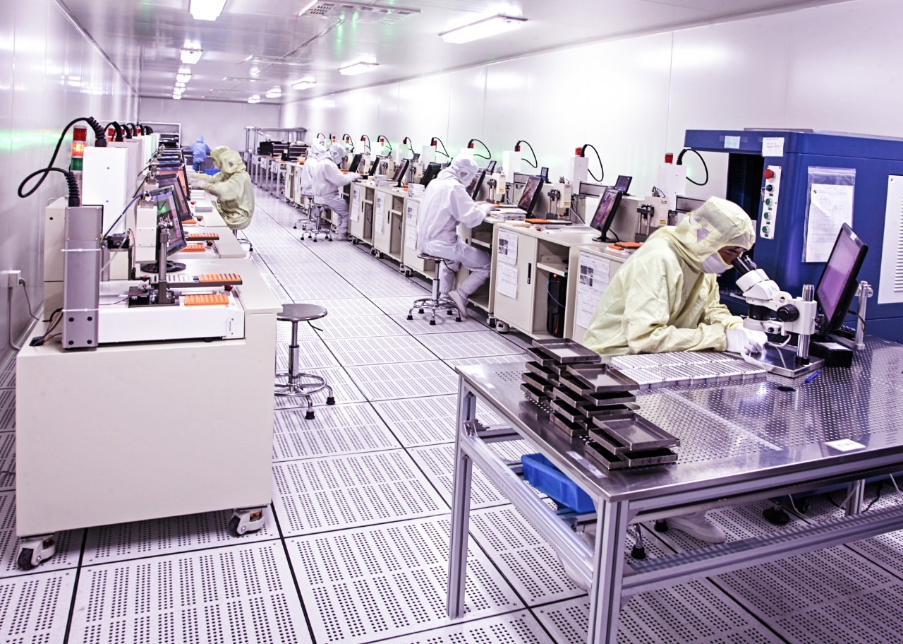 2025·“智造上海”｜上海“服务包”制度2.0：从“送政策”到“解难题”，2.4万个诉求如何落地？