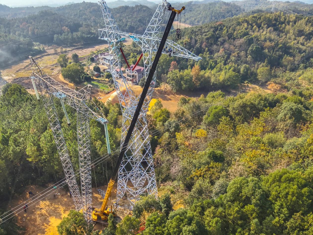 哔哩哔哩:饿了么月卡-国网江西电力已完成97项抗冰防舞项目，提升电网抗冰防灾能力