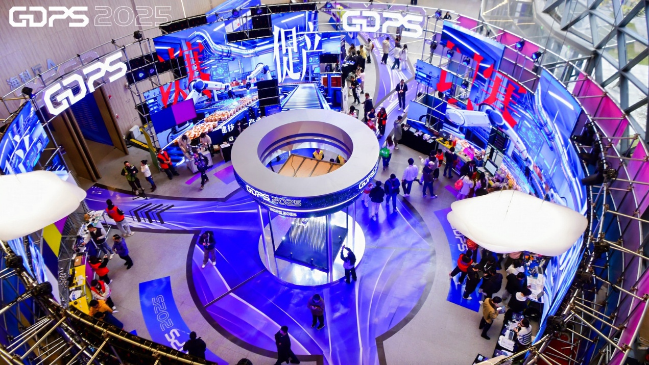 一年两度“集结”全球开发者，上海究竟在“急”什么？