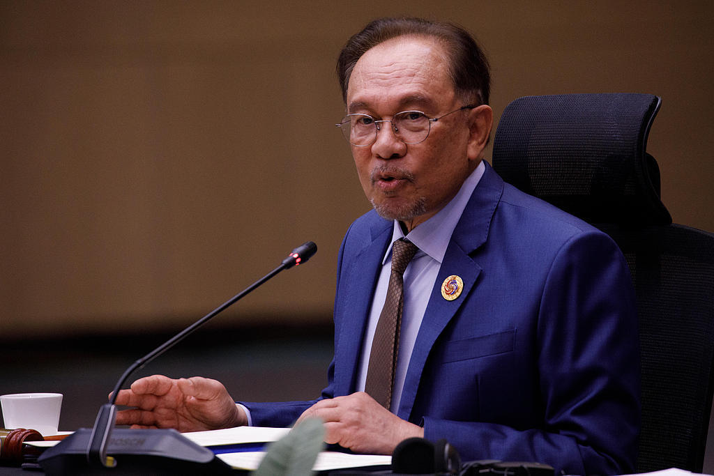 泰柬新一轮边境冲突持续一周,数十万人逃离家园