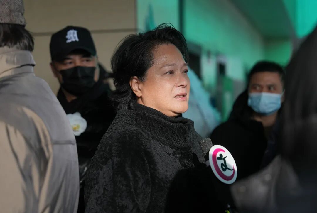 演员何晴追悼会举行,其子追思母亲:北京这场雪像是为她而下 5 be1d75c7 3fde 4650 80b2 92bea1fa8786