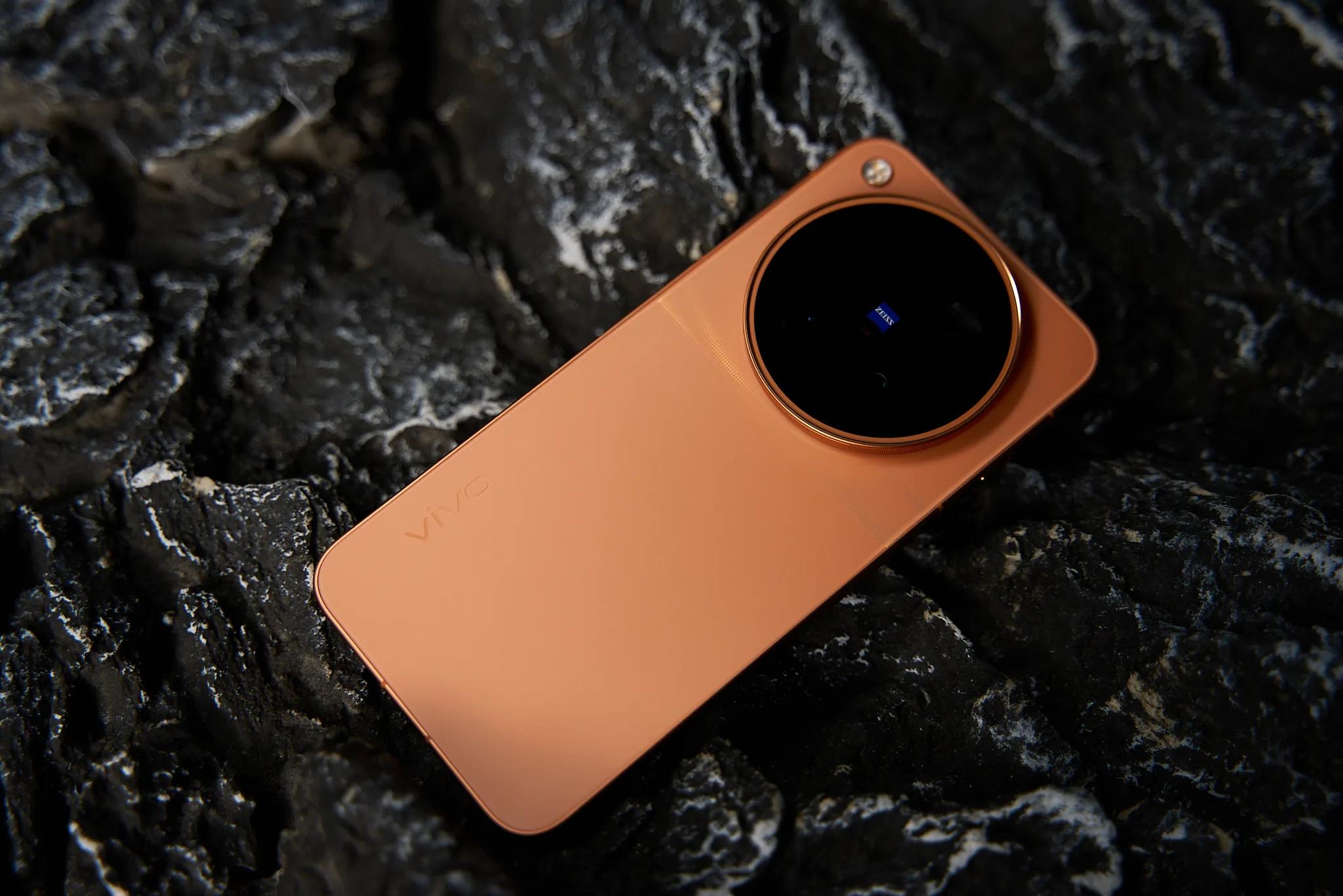 iPhone18 Pro销量大涨12%!史上最贵却卖爆,全靠安卓衬托?