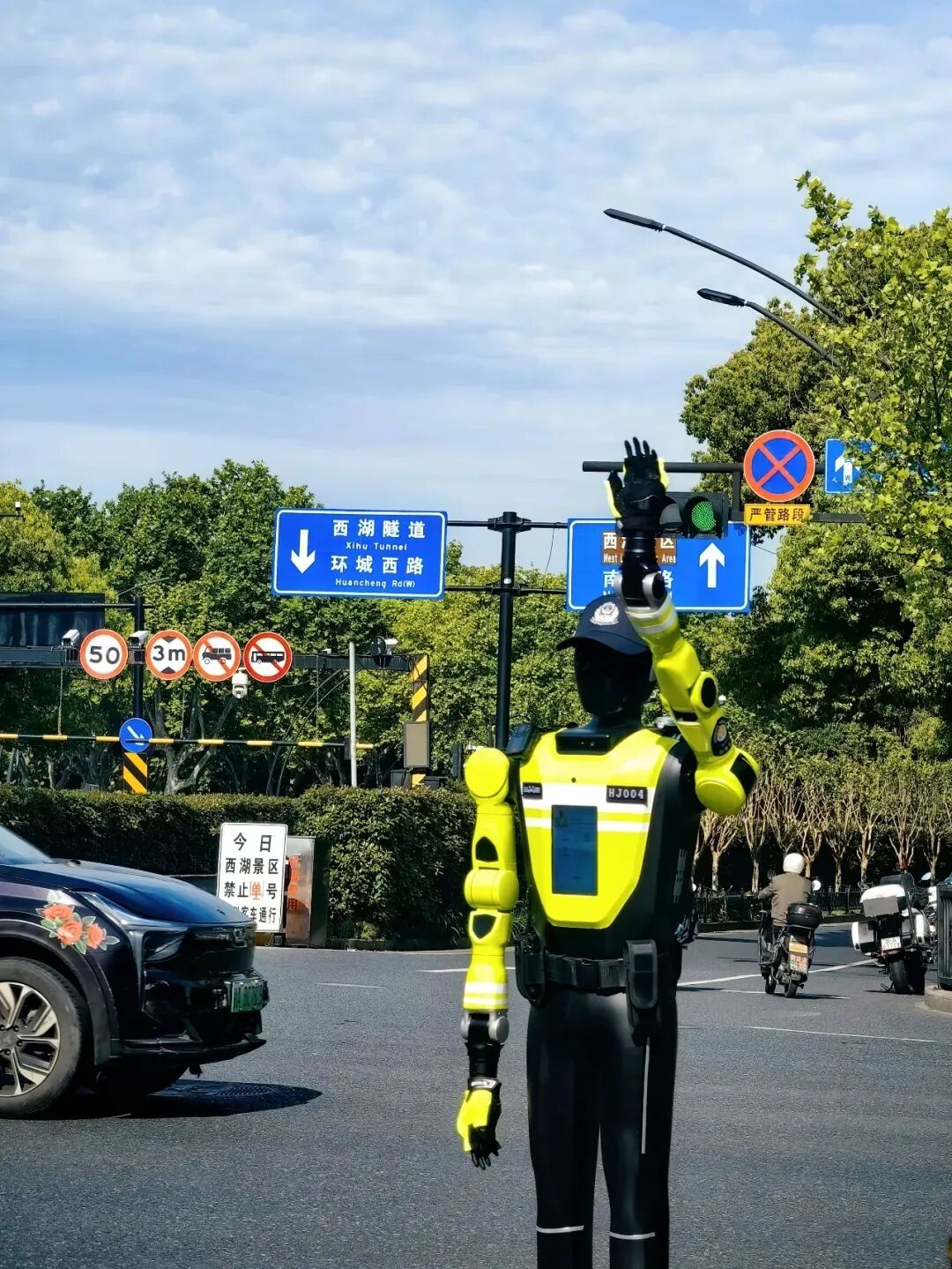 国庆长假看杭州交警新质战力的变化
