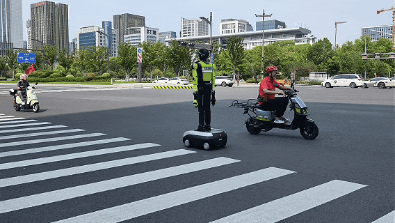 国庆长假看杭州交警新质战力的变化