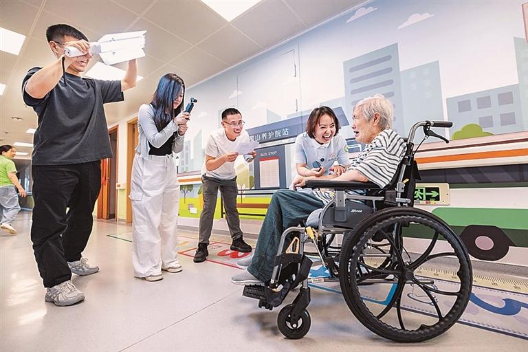光明日报联合调研组梳理微短剧发展现状:竖屏方寸间,文化正澎湃