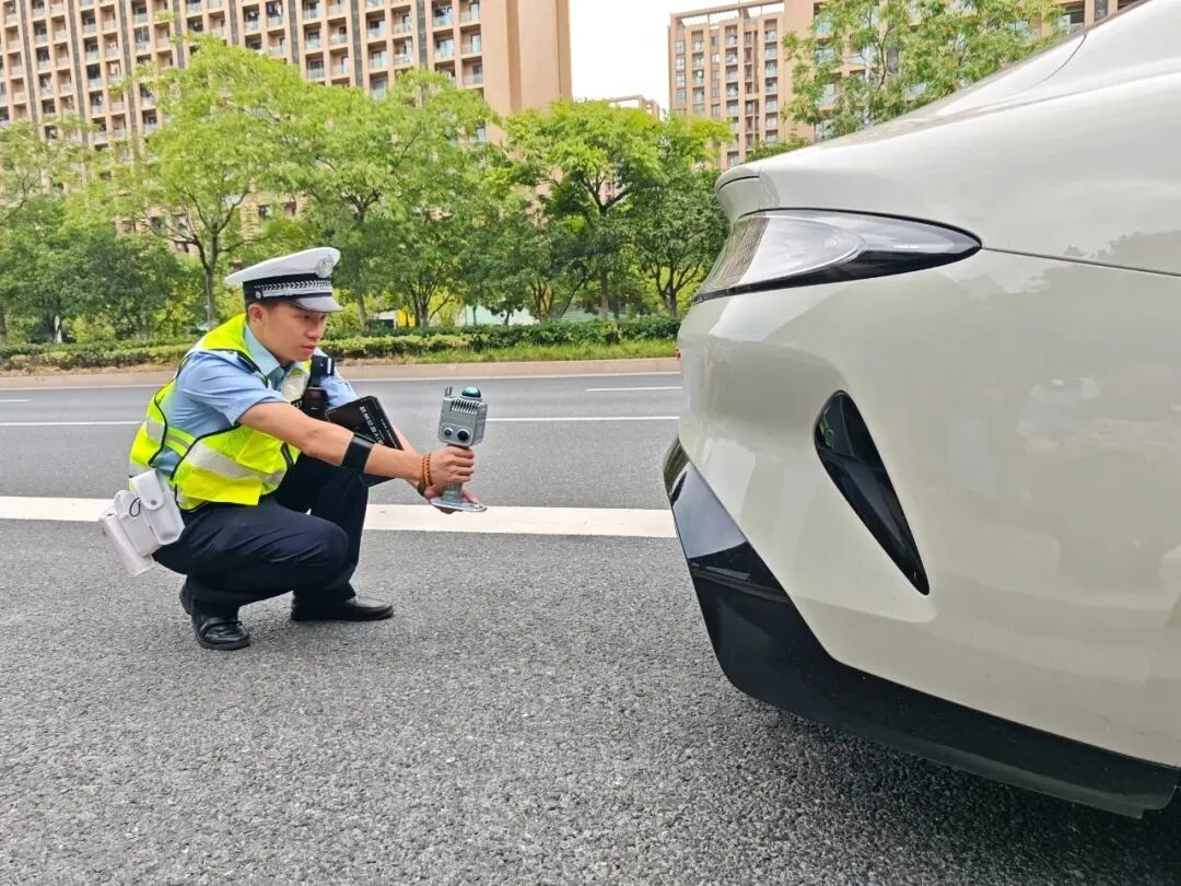 国庆长假看杭州交警新质战力的变化