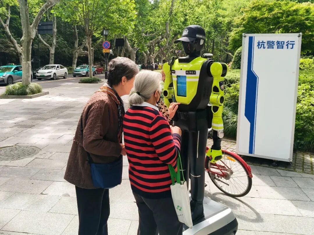 国庆长假看杭州交警新质战力的变化