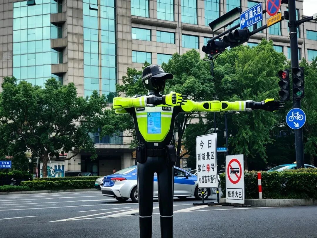 国庆长假看杭州交警新质战力的变化