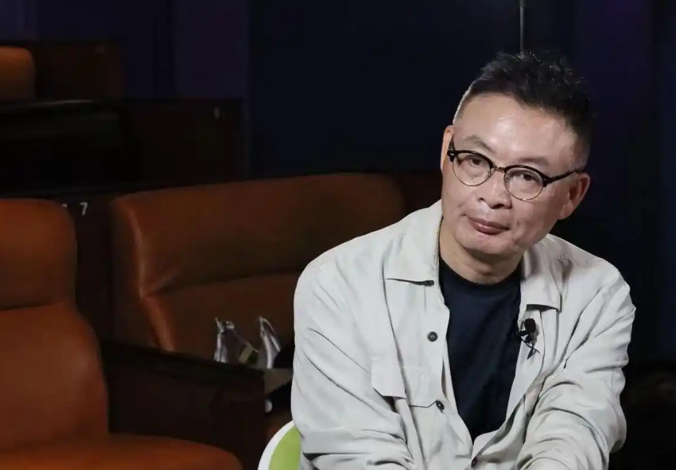 中国作家协会副主席麦家获聘为浙江大学成均讲席教授