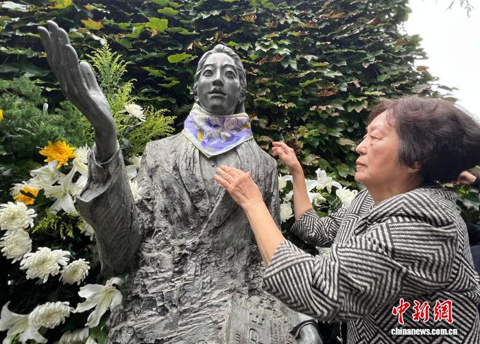 追忆张纯如:照亮历史上黑暗记忆的一束光