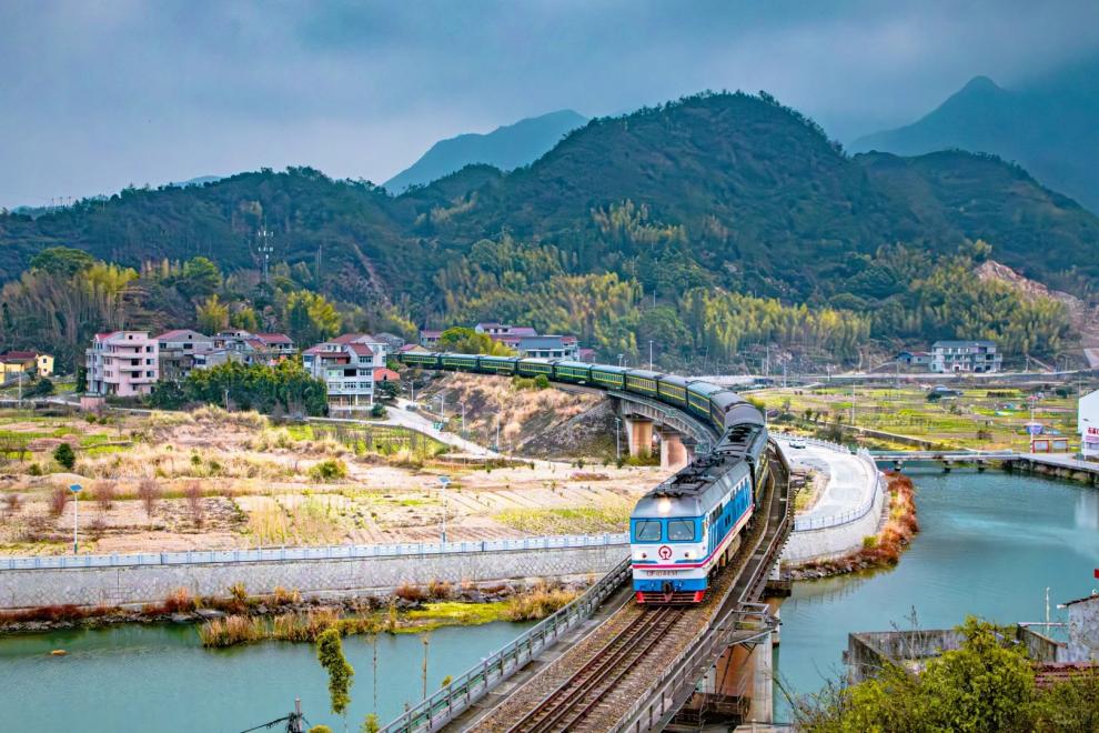 2026“我的铁路风景——坐着高铁游长三角”诗歌、游记、摄影、短视频作品大赛优秀作品展示·小红书专刊