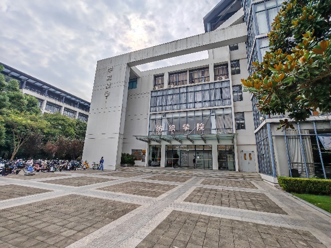 寻访织韵文脉，漫步上海纺织服饰博物馆