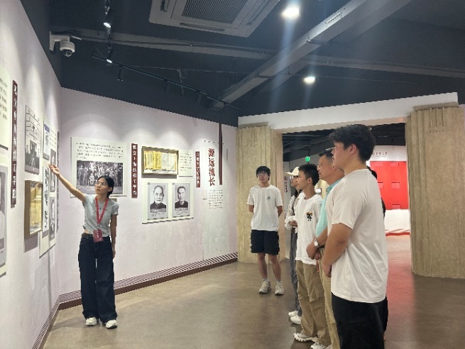 寻访织韵文脉，漫步上海纺织服饰博物馆