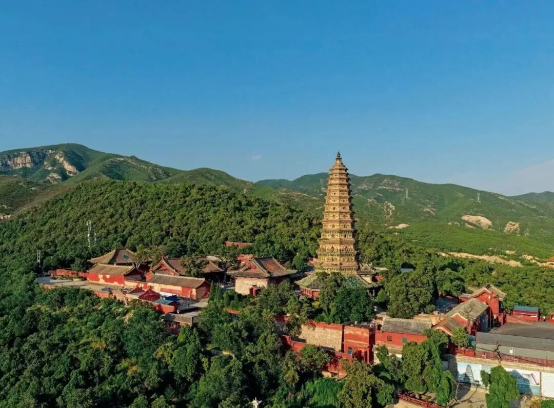《万古光辉》:从展场到纸页,读懂千年古刹广胜寺