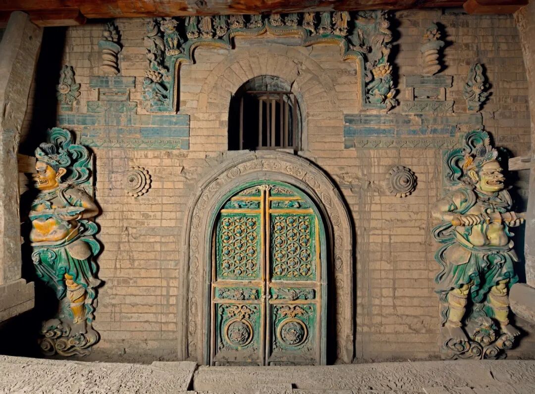 《万古光辉》:从展场到纸页,读懂千年古刹广胜寺