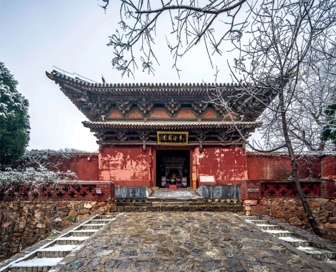 《万古光辉》:从展场到纸页,读懂千年古刹广胜寺