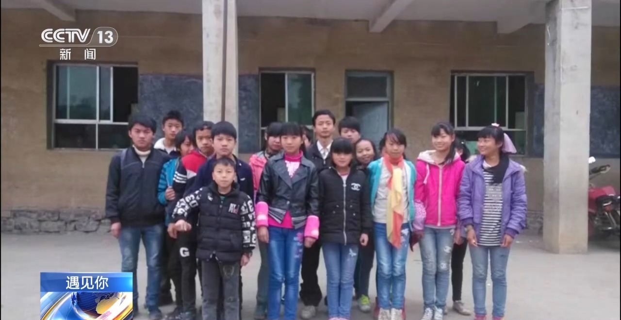 央视关注支教老师邹志鹏:零薪资坚持二十载,“希望自己活成一道光”