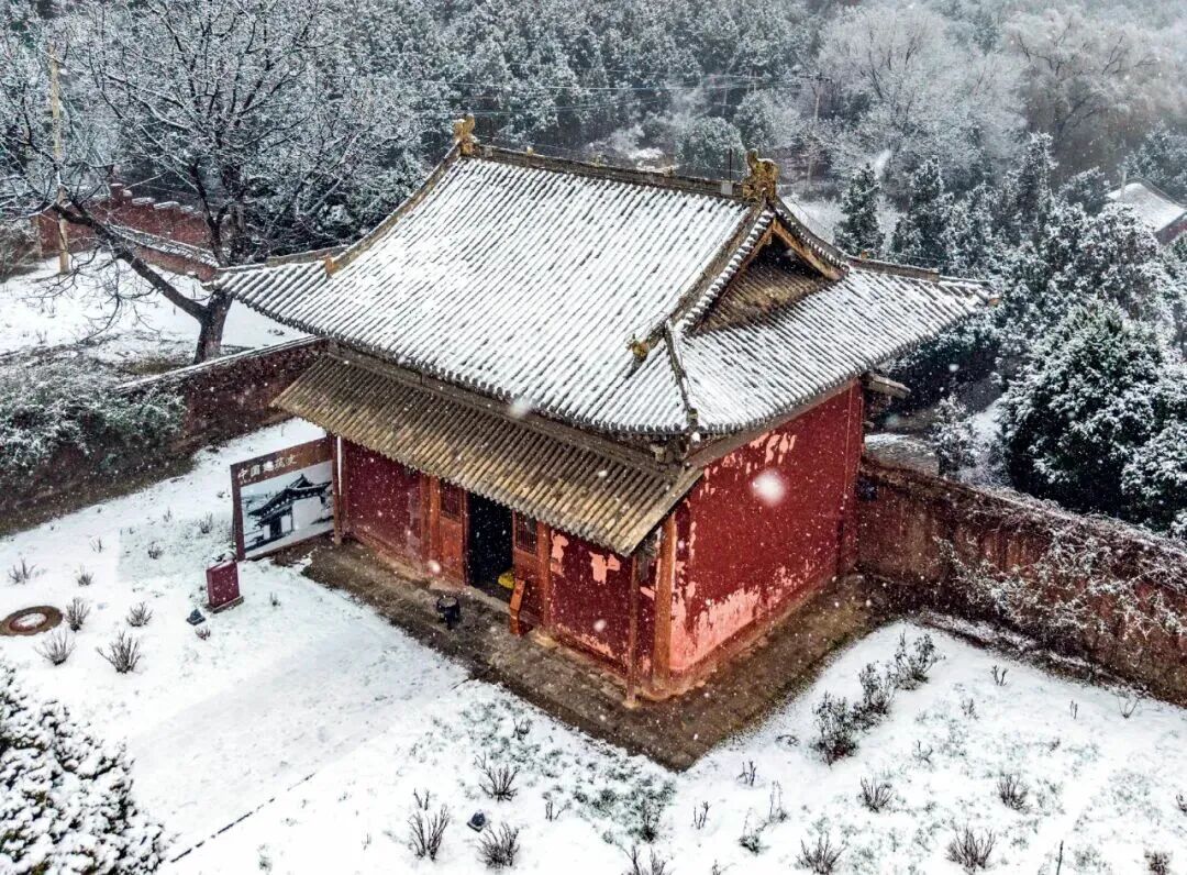 《万古光辉》:从展场到纸页,读懂千年古刹广胜寺