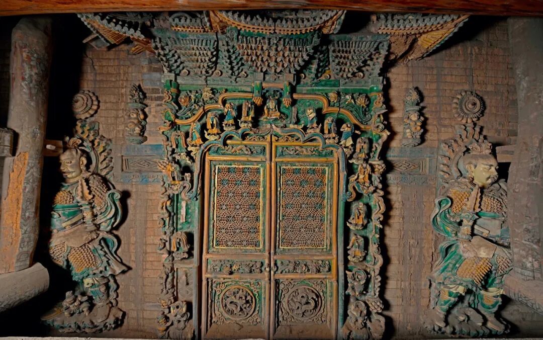 《万古光辉》:从展场到纸页,读懂千年古刹广胜寺